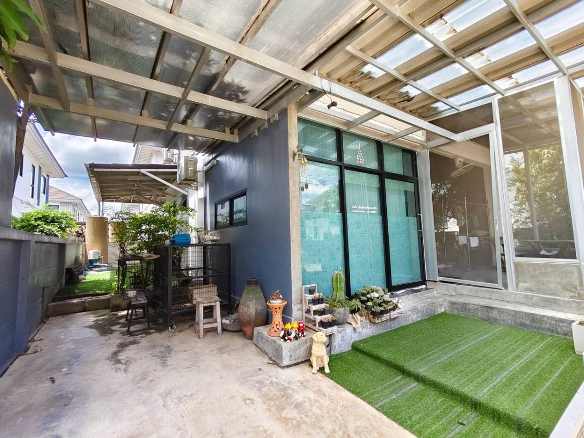 รูป 98191 - ขายบ้านแฝดอารมณ์บ้านเดี่ยว มีพื้นที่รอบบ้าน ต่อเติมครบ พร้อมเข้าอยู่ - รูปที่ 7/11