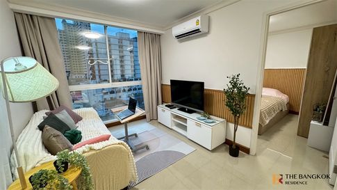 Chateau In Town Phaholyothin 11 Condo in CBD, Below Market Price near BTS Sena Ruam