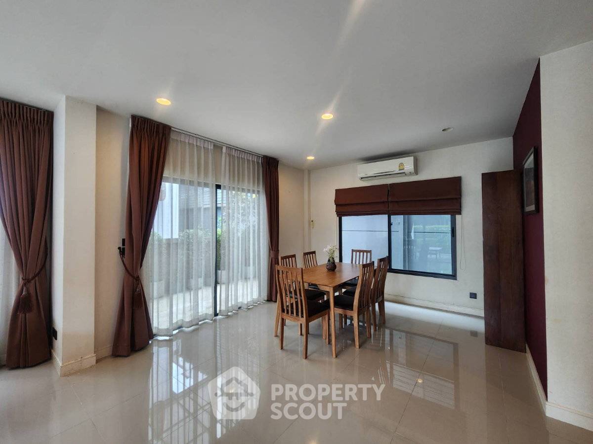 picture 3-BR 193 Sqm House At Setthasiri Krungthep Kreetha (ID 3334880) - 8/19