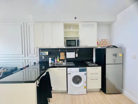 MN030045 | 1Bed | 1Bath | BTS Sala Daeng | 42sqm | THB 24,000/mo | Fl.10 — The Seed Mingle @ Sathorn Bangkok