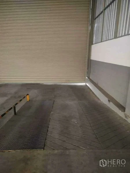 picture For rent Warehouse 1300 sqm in Lam Pla Thio, Lat Krabang, Bangkok - 6/16