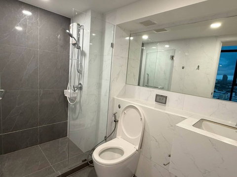 MN007112 | 2Bed | 1Bath | MRT Bang Khun Non | 52sqm | THB 25,000/mo | Fl.18 — Origin Plug Bangkok