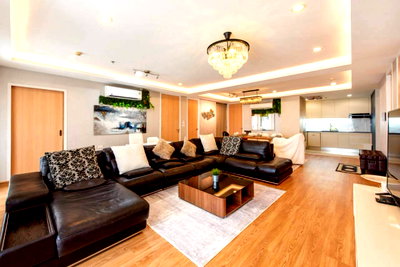 คอนโดให้เช่า : Condo for RENT : 15 Sukhumvit Residence 4 Bedroom  2 Bathroom (Bathbub)  / City View  𝐅𝐥𝐨𝐨𝐫 : 16  ✅Fully furnished