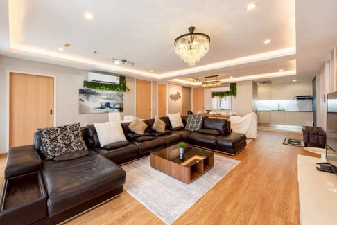 Condo for RENT : 15 Sukhumvit Residence 4 Bedroom 2 Bathroom (Bathbub) / City View 𝐅𝐥𝐨𝐨𝐫 : xx ✅Fully furnished