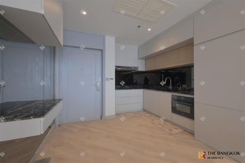 The Prime 11 Great price, prime location near BTS Nana