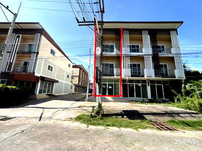 อาคารพาณิชย์ ถนนสุรนารายณ์ นครราชสีมา : อาคารพาณิชย์ 23.1 ตร.วา เมืองนครราชสีมา นครราชสีมา 3.2M