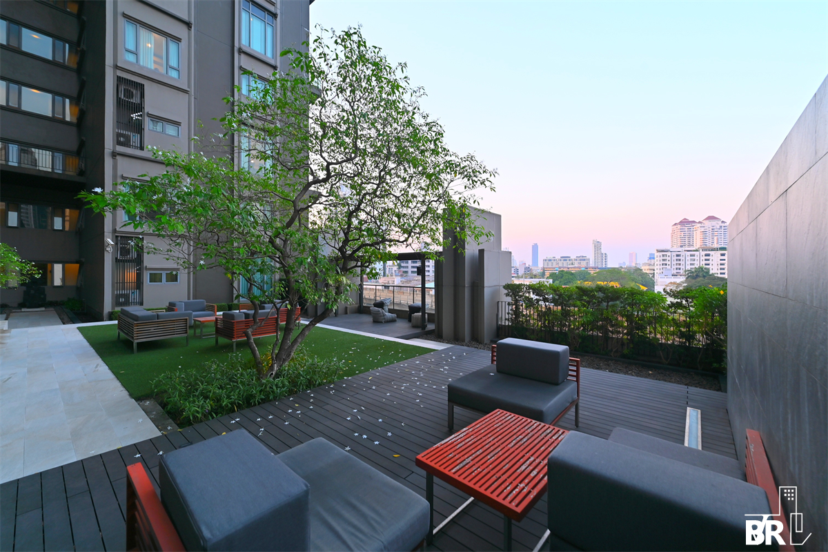 picture The Crest Sukhumvit 34 near BTS Thong Lo Move-in Ready, Just Bring Your Stuff - 6/9