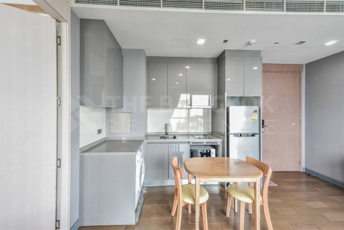 M Phayathai Easy Start with a City Dweller Lifestyle near Airport Rail Link Phaya Thai Station