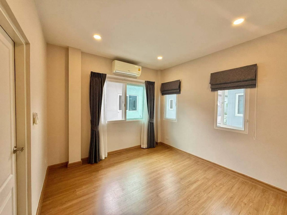 รูป ขายบ้านเดี่ยว 2 ชั้น Centro Bangna-Wongwaen บ้านหลังริม 61.5 ตร.ว. 4 ห้องนอน 4 ห้องน้ำ พร้อมเฟอร์นิเจอร์ ย่านบางนา-ประเวศ - รูปที่ 20/21