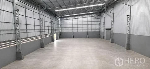 For rent Warehouse 1000 sq.m. in Bang Khun Thian, Bangkok