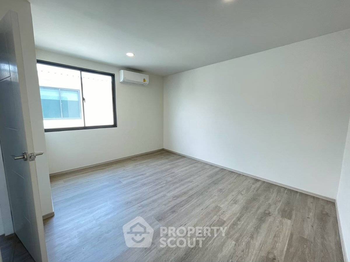 รูป ทาวน์เฮ้าส์ 4-ห้องนอน ที่ อัลติจูด คราฟ บางนา ใน บางแก้ว (ID 3338061) - รูปที่ 10/19