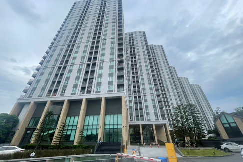 MN008002 | 1Bed | 1Bath | MRT Huai Khwang | 25sqm | THB 12,000/mo | Fl.9 — Chapter One Eco Ratchada - Huai Bangkok