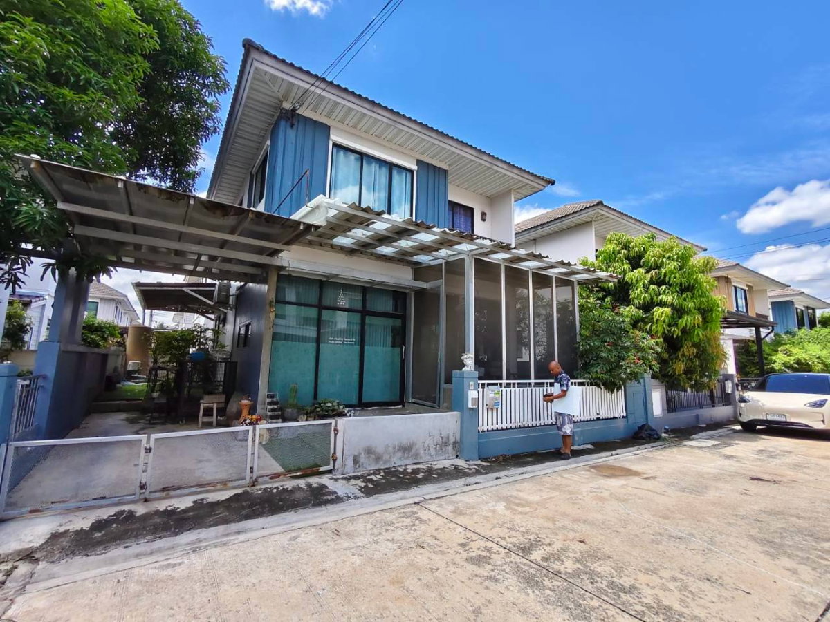 รูป 98191 - ขายบ้านแฝดอารมณ์บ้านเดี่ยว มีพื้นที่รอบบ้าน ต่อเติมครบ พร้อมเข้าอยู่ - รูปที่ 6/11