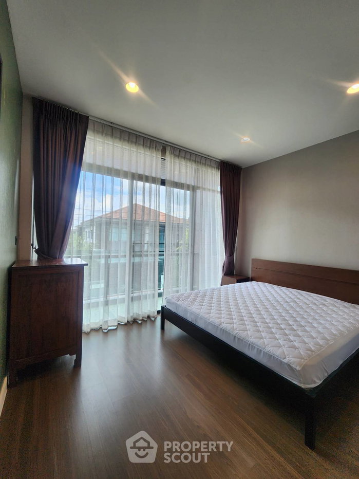 picture 3-BR 193 Sqm House At Setthasiri Krungthep Kreetha (ID 3334880) - 13/19