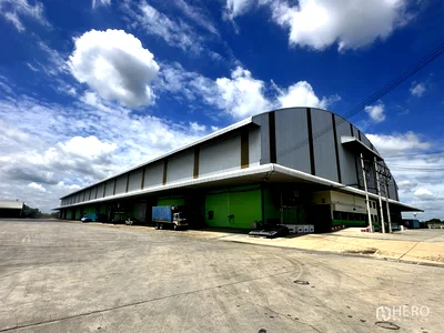 Factory for rent วิทยาลัยเทคโนโลยีทางการแพทย์และสาธารณสุขกาญจนาภิเษก : For rent Warehouse 8000 sq.m. in Khun Si, Sai Noi, Nonthaburi