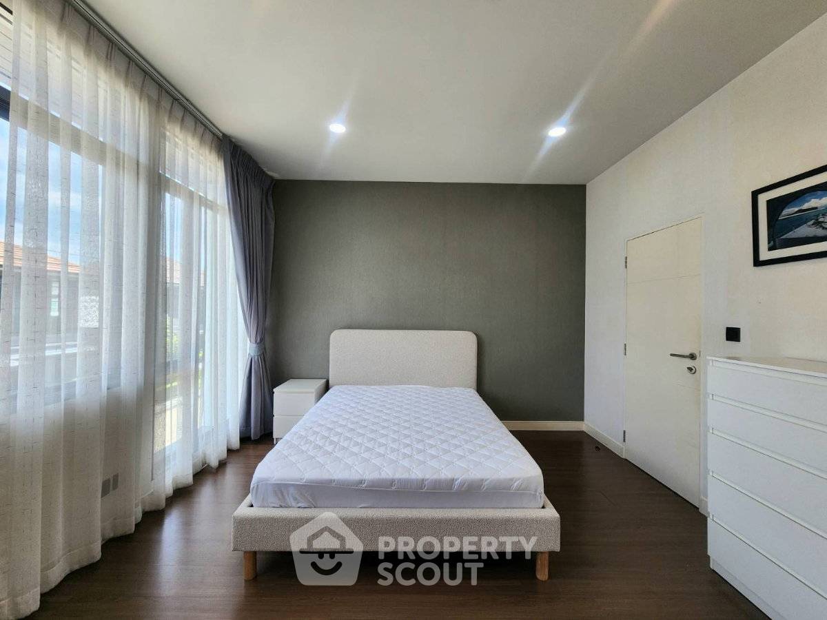 picture 3-BR 193 Sqm House At Setthasiri Krungthep Kreetha (ID 3334880) - 17/19