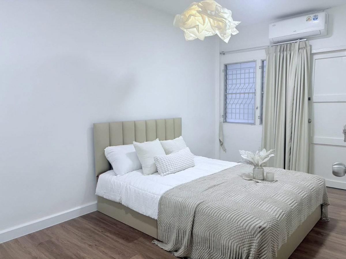 รูป 🏡✨ บ้านเดี่ยวให้เช่า ใจกลางรัชดา–ห้วยขวาง 6 ห้องนอน 4 ห้องน้ำ บ้านที่มีพื้นที่กว้างและเป็นส่วนตัว บ้านพื้นที่กว้าง เหมาะสำหรับครอบครัวใหญ่ - รูปที่ 13/20