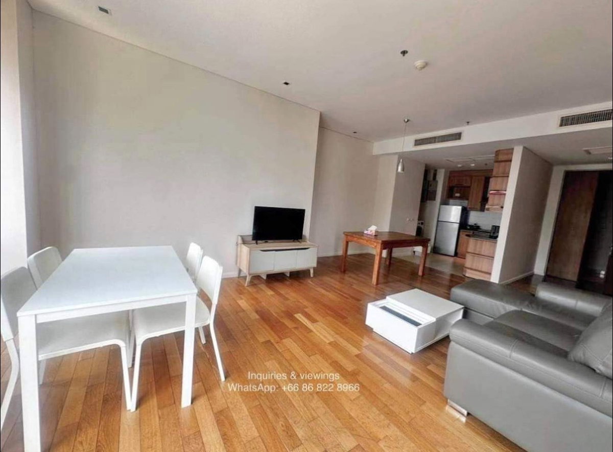 picture Spacious 1 bedroom condo near Benjakitti Park Pet-friendly condo - 4/12