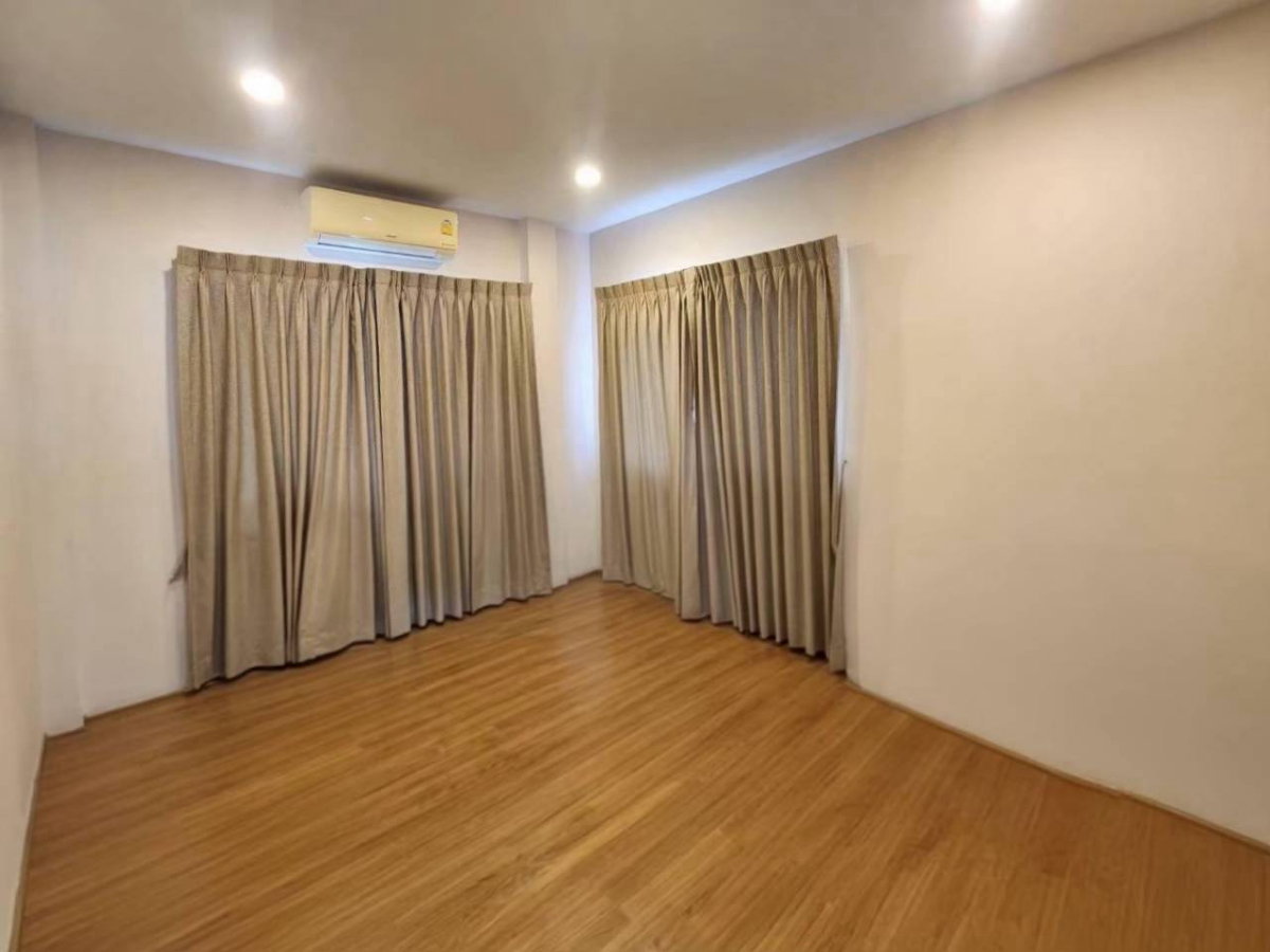 รูป ขายบ้านเดี่ยว 2 ชั้น Centro Bangna-Wongwaen บ้านหลังริม 61.5 ตร.ว. 4 ห้องนอน 4 ห้องน้ำ พร้อมเฟอร์นิเจอร์ ย่านบางนา-ประเวศ - รูปที่ 10/21