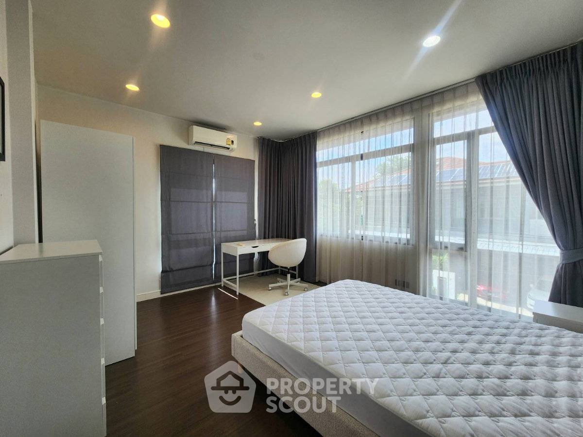 picture 3-BR 193 Sqm House At Setthasiri Krungthep Kreetha (ID 3334880) - 16/19