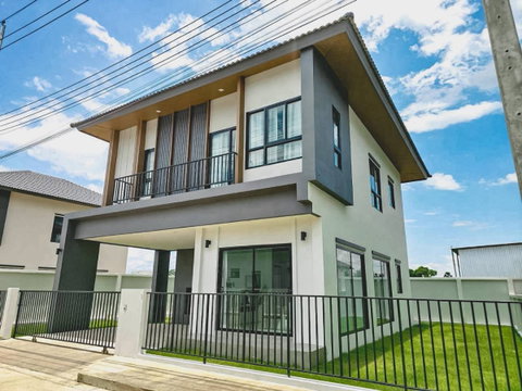 ให้เช่าบ้านใหม่ | โซนสันทราย เชียงใหม่ บ้านใหม่ พร้อมอยู่ | พื้นที่ใช้สอยประมาณ 177 ตร.ม. | มีทั้งบ้านชั้นเดียวและ 2 ชั้น