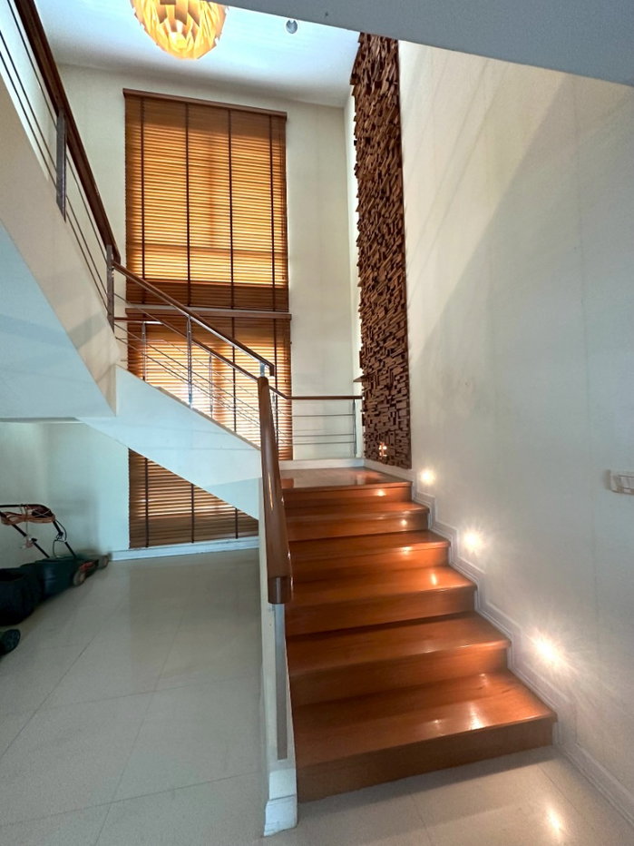 รูป ขายบ้านเดี่ยว 2 ชั้น หมู่บ้านปัญญารามอินทรา บ้านหลังใหญ่ ทำเลดี ตรงข้ามสนามกอล์ฟ บ้านน้ำไม่ท่วม - รูปที่ 3/14