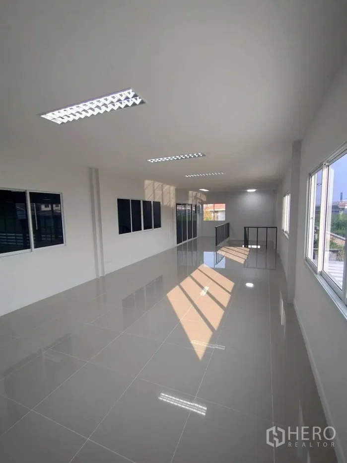 รูป ให้เช่าหรือขาย โกดัง 650 ตรม บางพลี สมุทรปราการ - รูปที่ 2/6