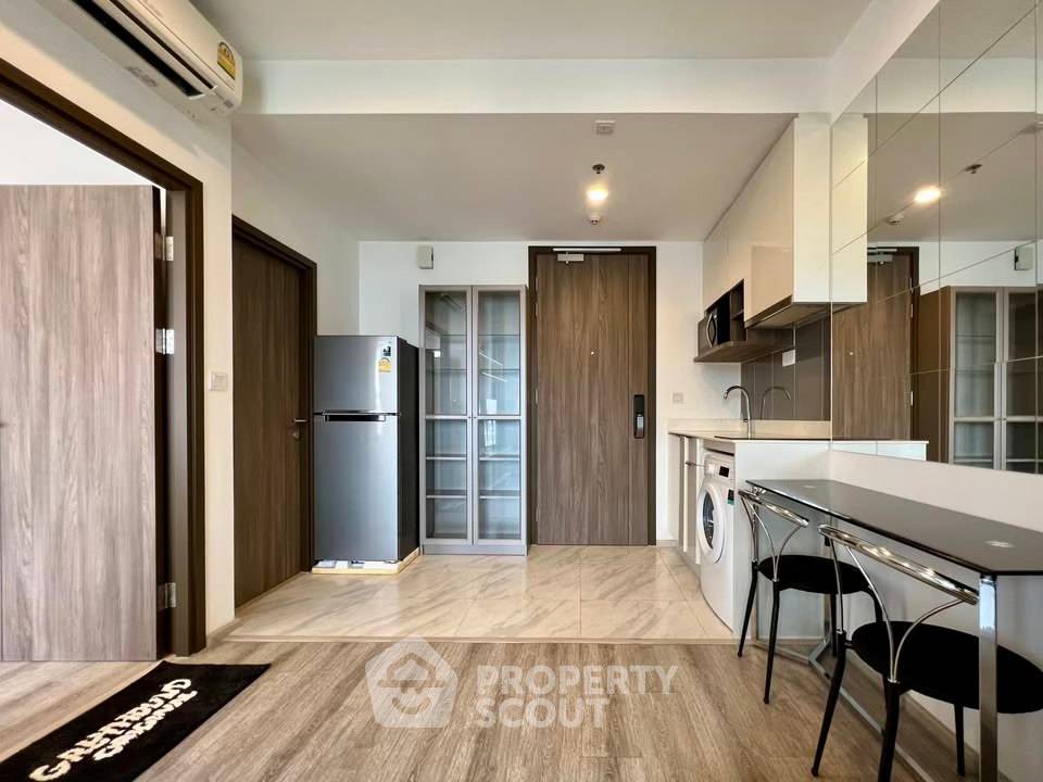 picture 32nd-Floor 1-BR 200m To MRT Phetchaburi | Ideo Mobi Asoke (ID 3347666) - 3/8