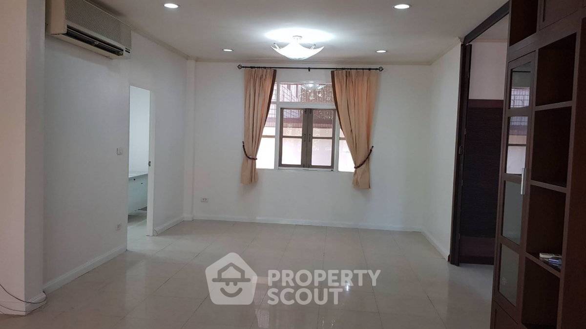 ขายบ้านเดี่ยว 3 ห้องนอน 316 ตร.ม. 79 ตร.ว. บ้านกรองทอง พาวิลเลี่ยน