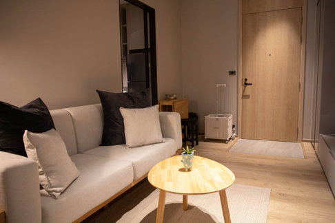 RS7811 For Rent: The Fine Bangkok Thonglor–Ekamai – Japanese Modern style condo in the heart of Ekamai, near BTS Ekamai.