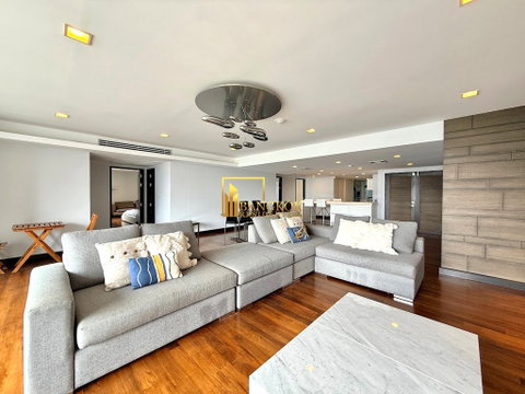 Somkid Garden | Spacious 3 Bedroom Condo in Chidlom - BR16849CD