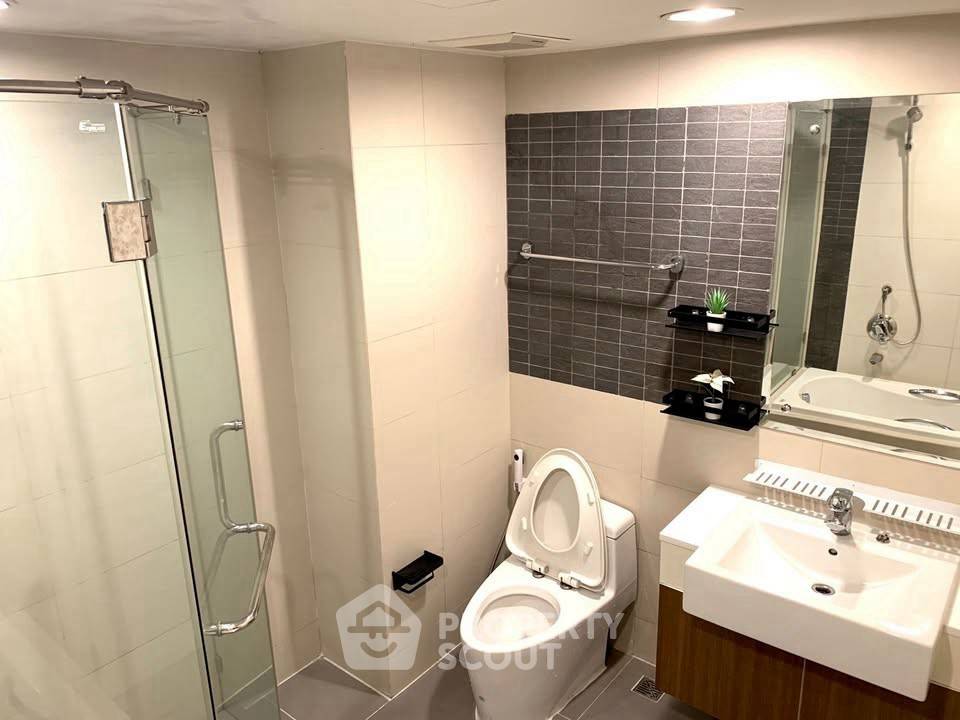 picture 1-BR Condo At The Crest Sukhumvit 49 Near BTS Thong Lor (ID 3347875) - 7/12