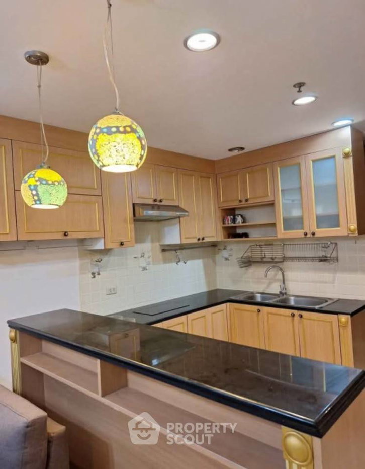 picture Spacious 1-BR 78 Sqm At Asoke Place Near MRT Sukhumvit (ID 3347028) - 3/7