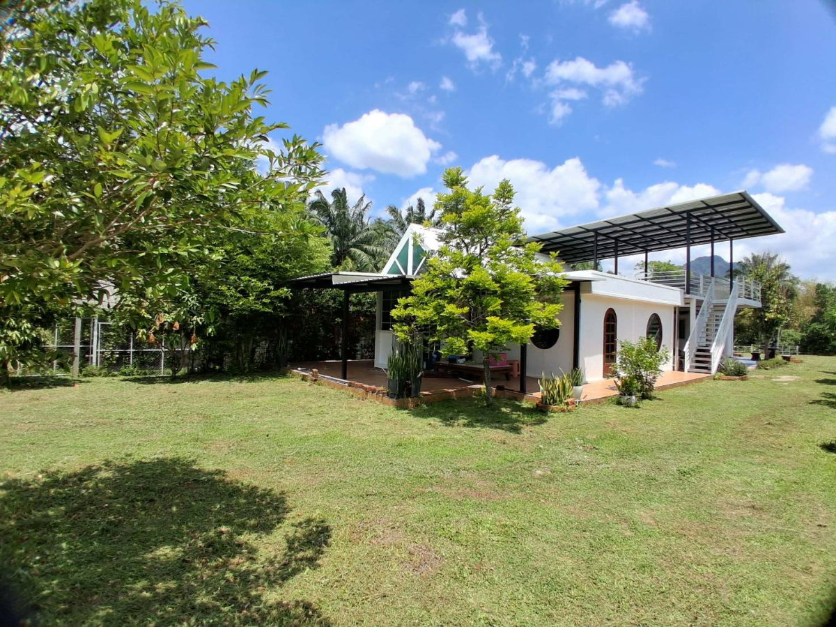 รูป ขายที่ดินพร้อมสิ่งปลูกสร้าง 1-2-15 ตร.ว. บ้านเขาเทียมป่า จ.กระบี่ ทำเลศักยภาพ ใกล้ รร.บ้านเขาเทียมป่า - รูปที่ 4/16