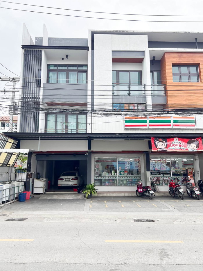 รูป POS อาคารพาณิชย์ 3 ชั้น ติดเซเว่นอีเลฟเว่น (ซอยวัดกู่เต้า) ทำเล เส้น ม.ราชภัฏเชียงใหม่ น้ำไม่ท่วม (โทร/ไลน์ 088-5986998) - รูปที่ 1/24