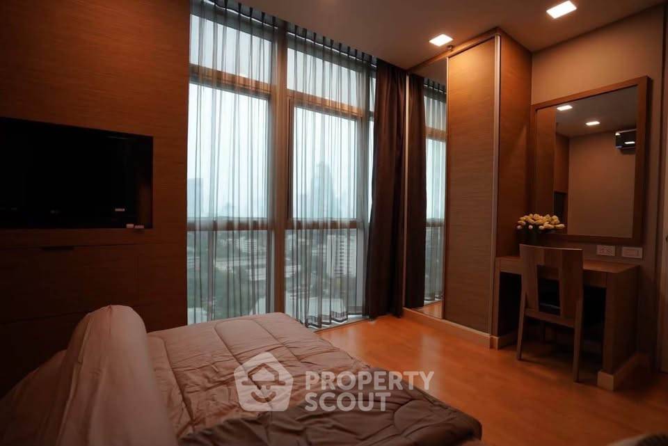 รูป ราคาคุ้มค่า คอนโด 2 ห้องนอน Nusasiri Grand Condominium ห่าง BTS เอกมัย 60 เมตร (ID 2943828) - รูปที่ 3/7