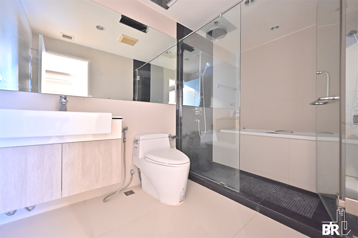 picture The Crest Sukhumvit 24 Condo Near MRT to Save More Time near BTS Phrom Phong - 3/10