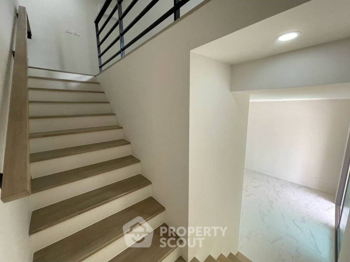 รูป ทาวน์เฮ้าส์ 4-ห้องนอน ที่ อัลติจูด คราฟ บางนา ใน บางแก้ว (ID 3338061) - รูปที่ 16/19