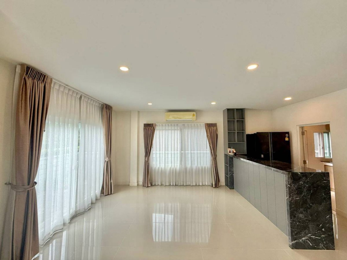 รูป ขายบ้านเดี่ยว 2 ชั้น Centro Bangna-Wongwaen บ้านหลังริม 61.5 ตร.ว. 4 ห้องนอน 4 ห้องน้ำ พร้อมเฟอร์นิเจอร์ ย่านบางนา-ประเวศ - รูปที่ 6/21