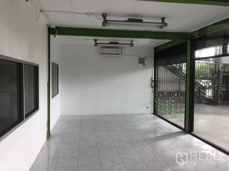 รูป ให้เช่า โกดัง 600 ตรม บางพลี สมุทรปราการ - รูปที่ 10/10