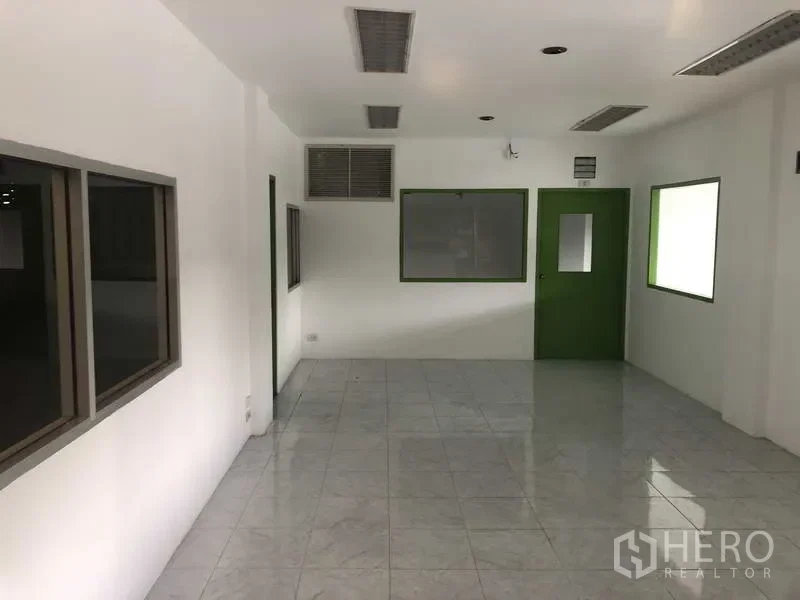 รูป ให้เช่า โกดัง 600 ตรม บางพลี สมุทรปราการ - รูปที่ 9/10