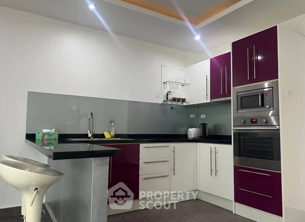 รูป คอนโด 1 ห้องนอน ขนาด 65 ตร.ม. Tudor Court พระตำหนัก ขาย (ID 3347831) - รูปที่ 11/19