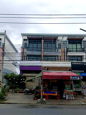 Office for sale Hemaraj Chonburi Industrial Estate : 4 Bedroom 3-Storey Commercial Building for Sale Bueng Sriracha
