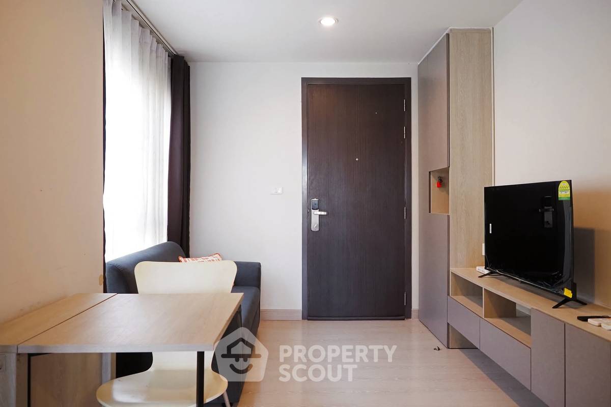 picture 1-BR Condo At Niche ID Sukhumvit 113 Near BTS Samrong (ID 3347830) - 3/12