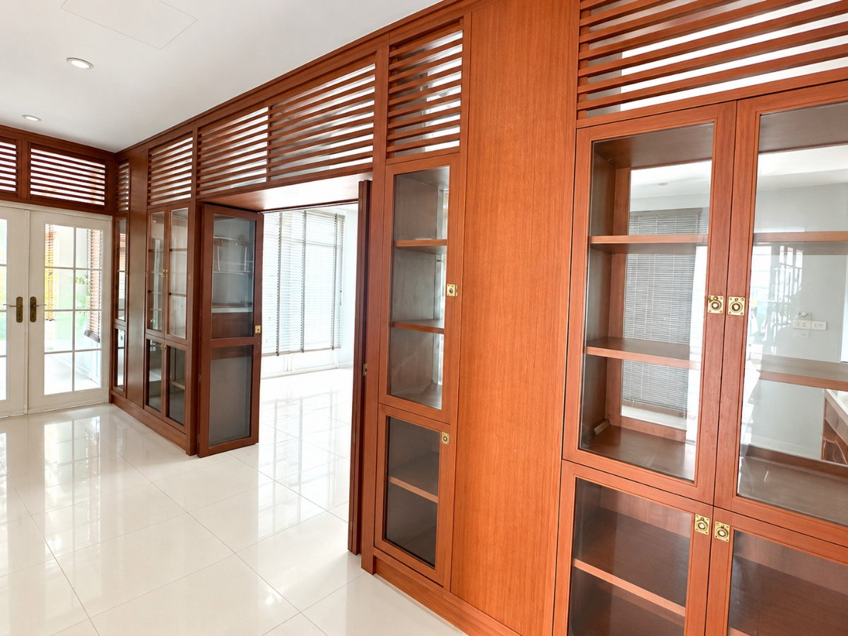 รูป ขายบ้านเดี่ยว 2 ชั้น หมู่บ้านปัญญารามอินทรา บ้านหลังใหญ่ ทำเลดี ตรงข้ามสนามกอล์ฟ บ้านน้ำไม่ท่วม - รูปที่ 9/14