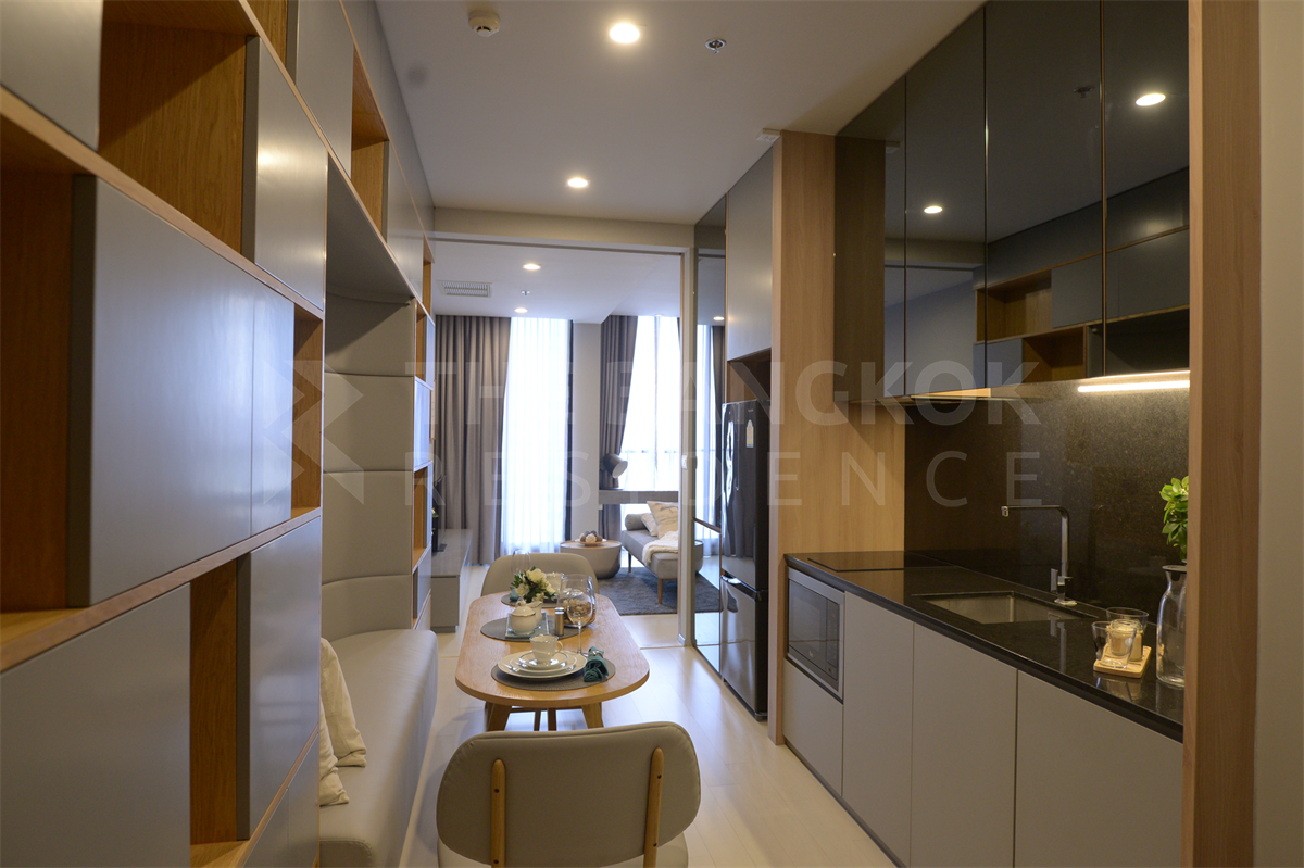 picture Noble Ploenchit Cool Condo, Central City Location near BTS Phloen Chit - 8/10