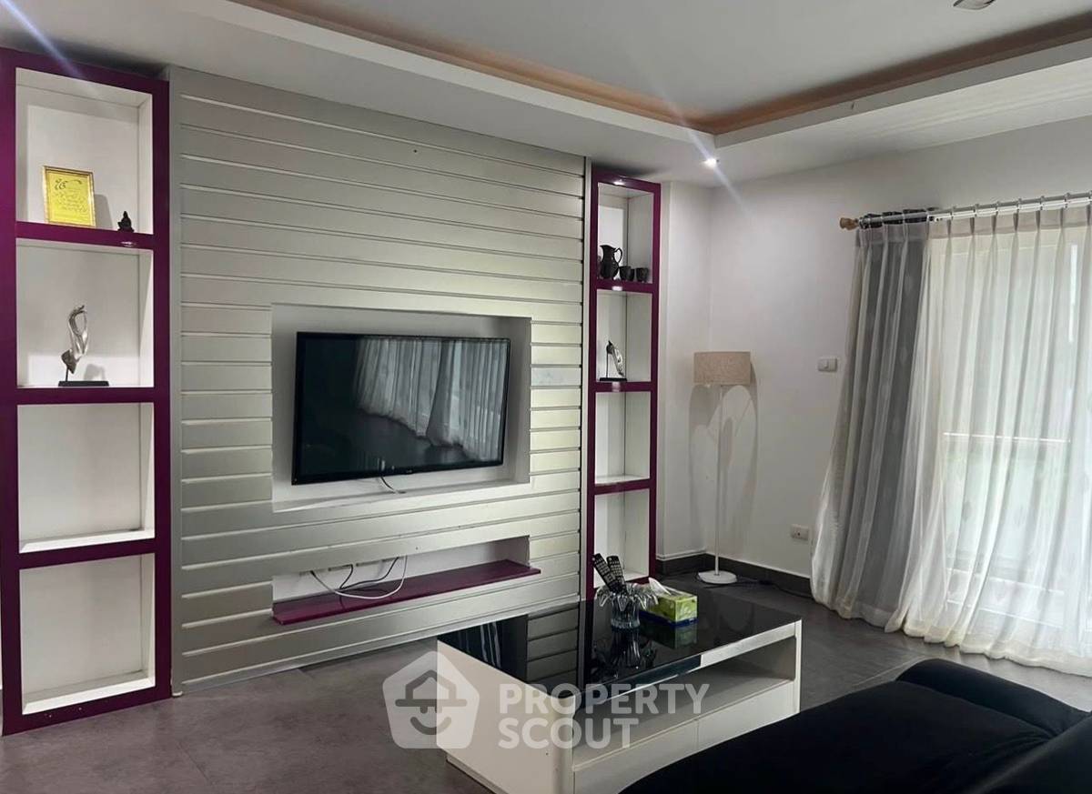 รูป คอนโด 1 ห้องนอน ขนาด 65 ตร.ม. Tudor Court พระตำหนัก ขาย (ID 3347831) - รูปที่ 13/19