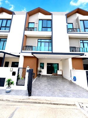 ขายทาวน์โฮม : ขายทาวน์โฮม 3 ชั้น Mews เทียนทะเล 15 หน้าบ้านกว้าง ทำเลดี พร้อมเข้าอยู่ 