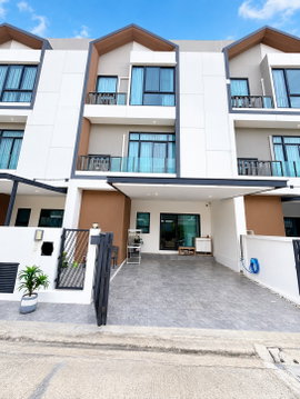 ขายทาวน์โฮม 3 ชั้น Mews เทียนทะเล 15 หน้าบ้านกว้าง ทำเลดี พร้อมเข้าอยู่ 