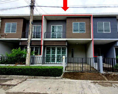 Townhouses for sale : The Colors Premium Rangsit-Lamlukka
